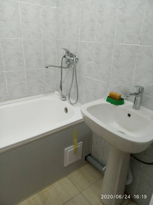 Сергили 8худуд 3хона 40ярим 76квадрат колгани 18йилга