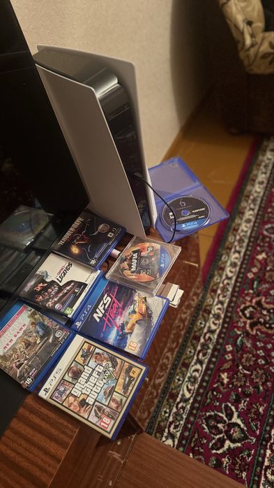 Продам ps5 с играми