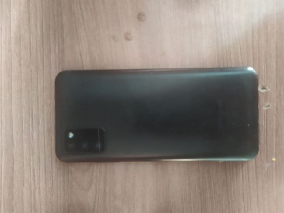 Обменаю самсунг а03с на айфон 8