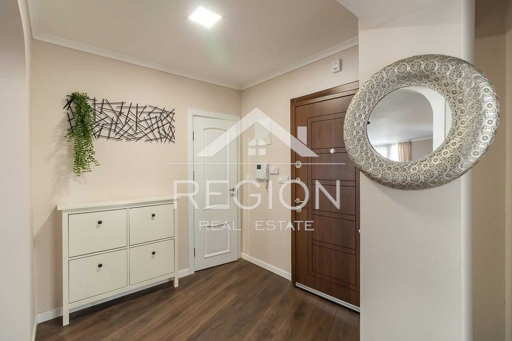 Дава се под наем Тристаен апартамент в Варна, Център - 105 кв.м за 1320 € - Снимка #11