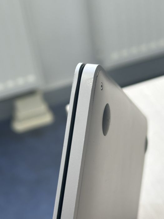 Продам Macbook Pro 2019 года. 13.3. Touch Bar