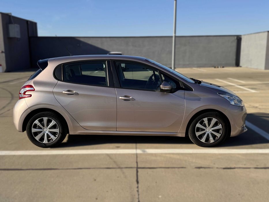 Peugeot 208 1.4 – Automată – 2013 – Euro 5 – Înmatriculată
