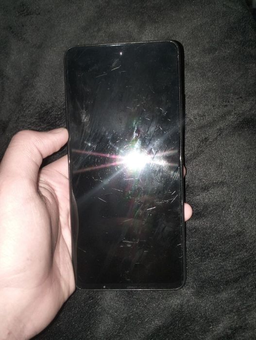 telefon sotiladi redmi note 9 pro 5j hotirasi 6ga 128 xolati yaxshi