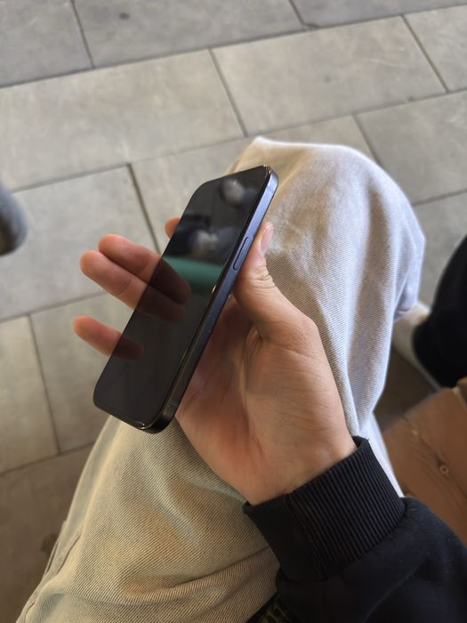 iPhone 15 в хорошем состоянии
