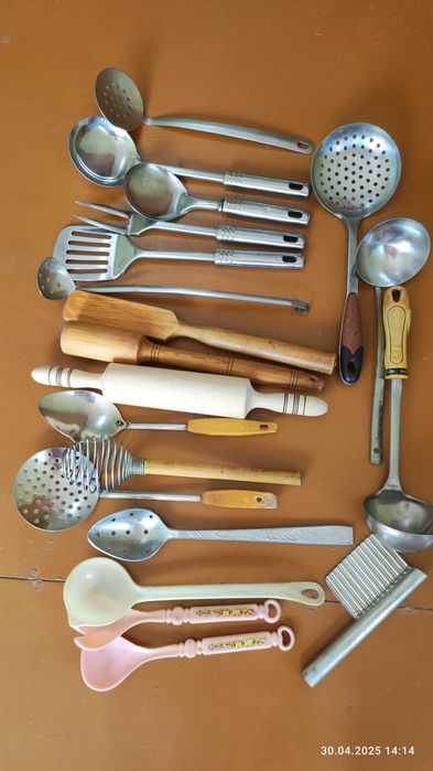 Чашки, тарелки. Посуда.