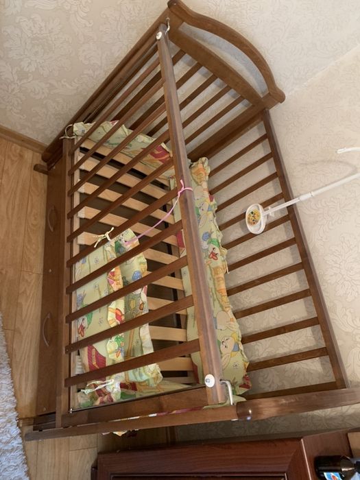 Детская кроватка