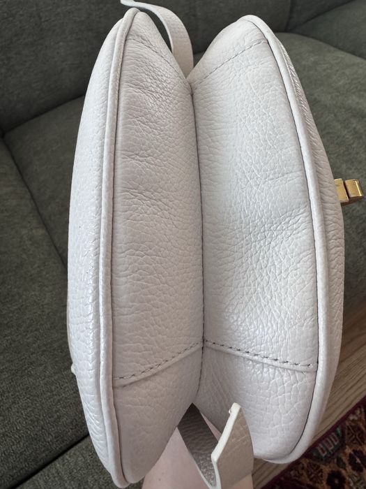 Чанта Coccinelle - естествена кожа