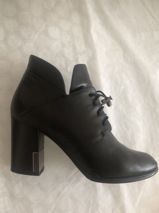 Кроссовки и ботильоны размер 36