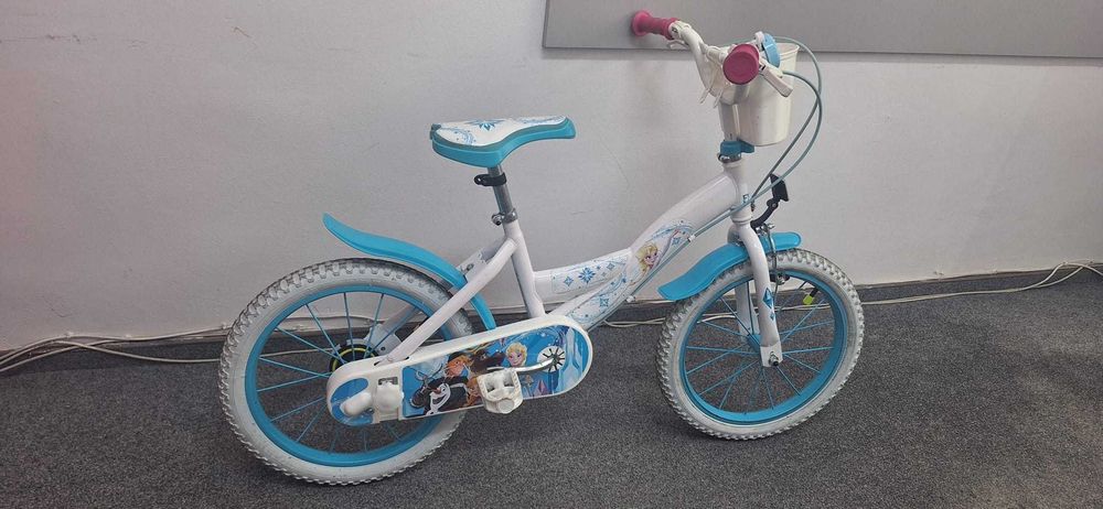 Vand bicicleta cu frozen pentru fete ,marimea 16 inch. Stare perfecta, foarte puțin utilizata.