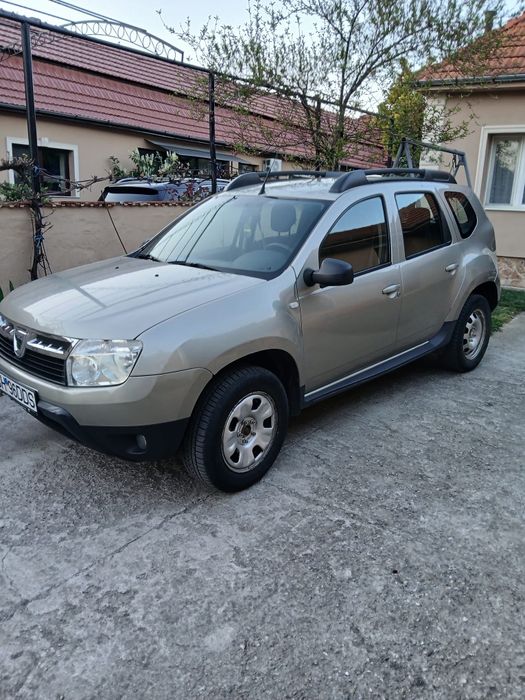Vând Dacia duster