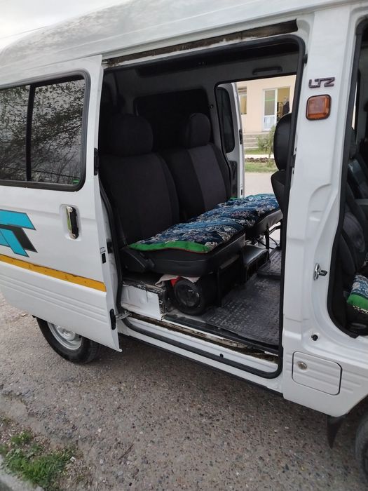 Bir qoʻl minilgan taksi qilinmagan qo'shimcha jixoz qilingan. Shumka