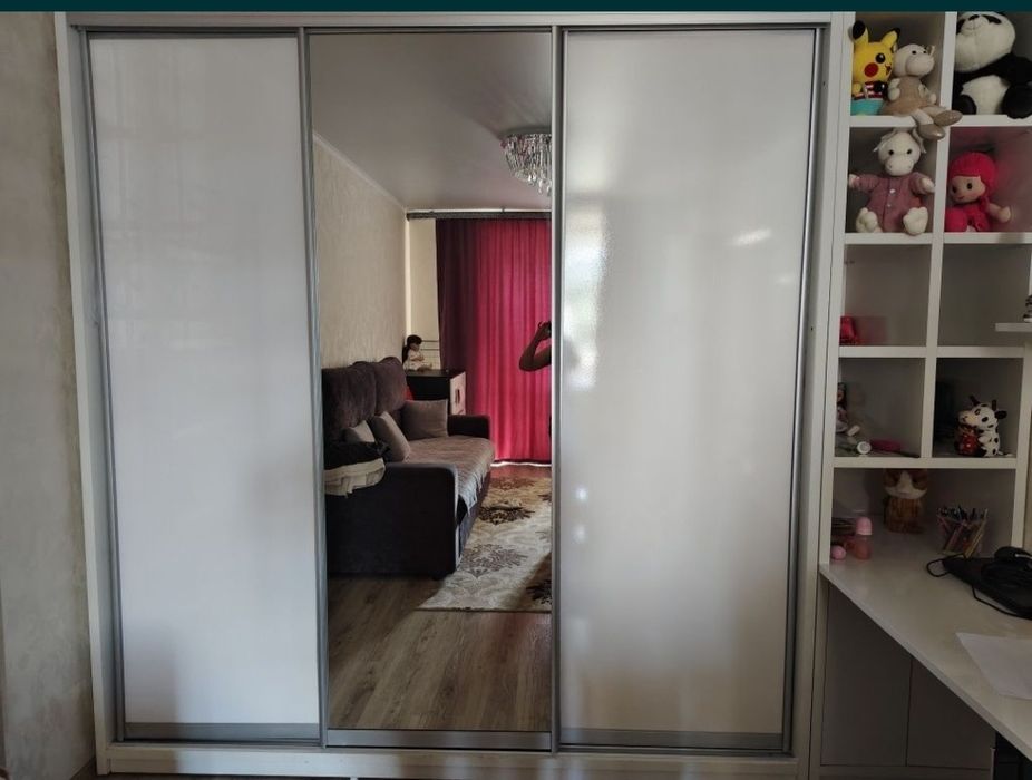 Продам вместительный шкаф купе