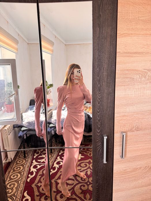 Продаю Платье по 6000 тг