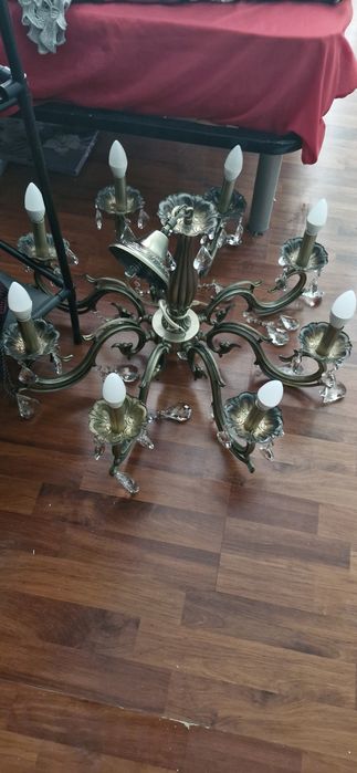 Продам люстру, очень дещевее.