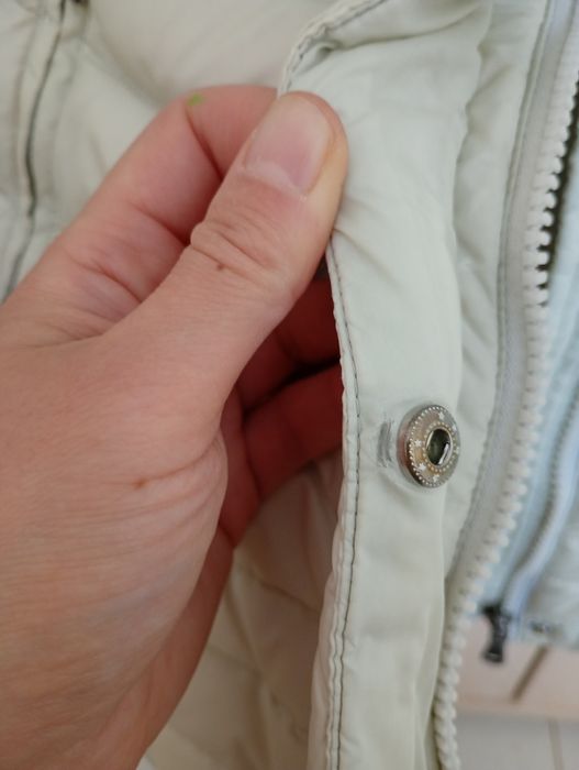 Дамско пухено яке Guess