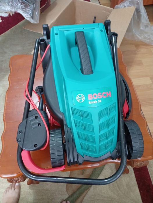 Продам газонокосилку новую