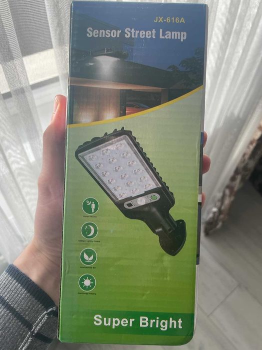 Lampa cu incarcare solara si senzor de miscare, 160 LED putere 100W