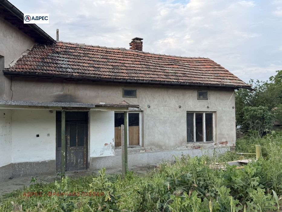 Къща в Плевен, област-с.Брест площ 126 цена 40000