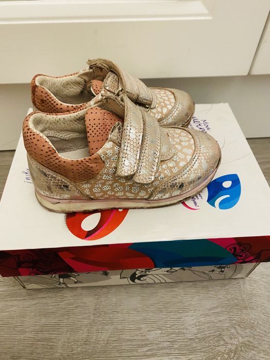 Кроссовки 22 размер