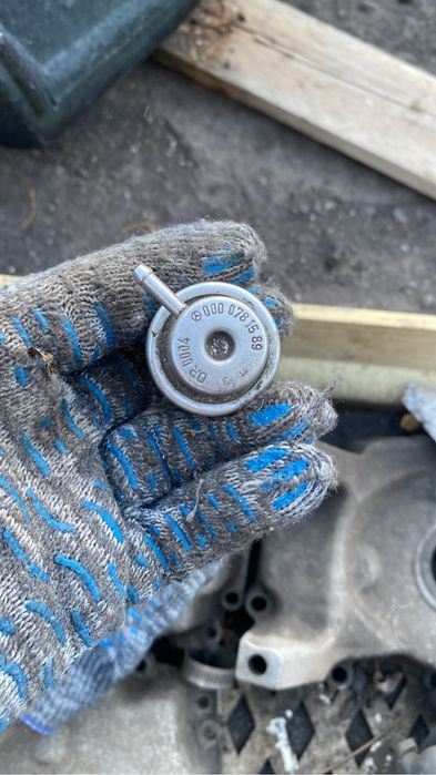 Запчасти на w202