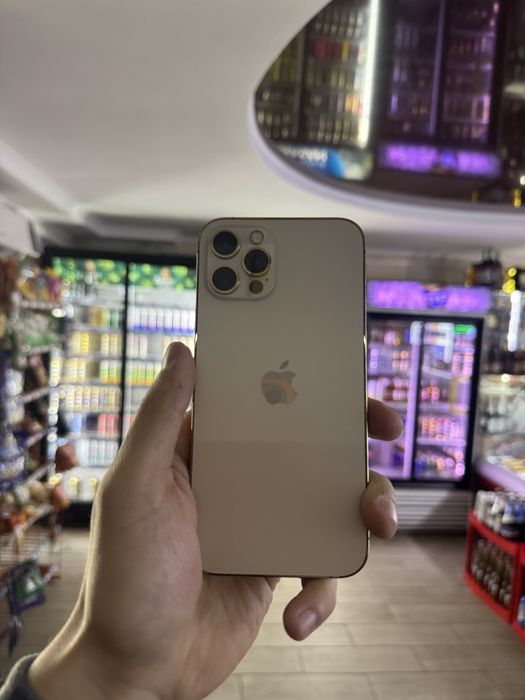 Продам айфон 12 про