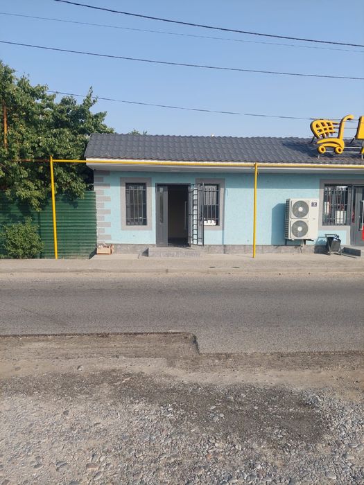 Здание магазин рядом