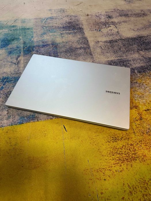 laptop samsung galaxy book, i3 gen 12, octacore, 8 gb, ssd