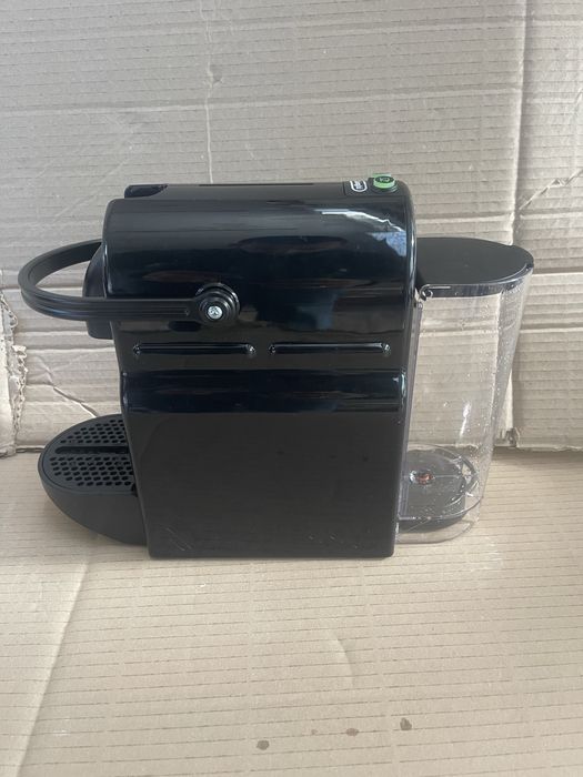 Кафемашина NESPRESSO Inssia