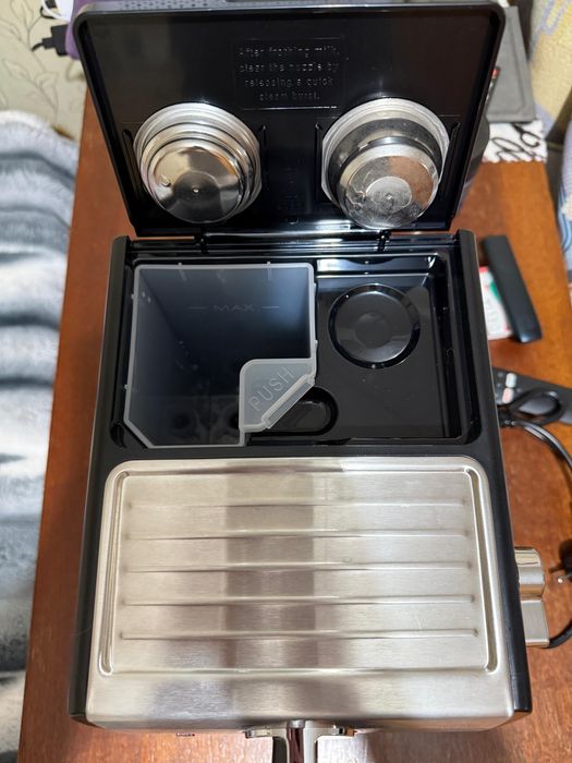 Кофеварка Delonghi Active Line ЕСР33.21.