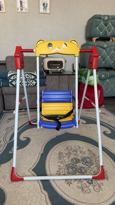 Детская качеля для дома