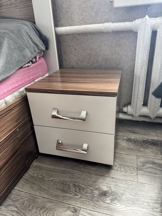 Продам спальный гарнитур в отличном состоянии