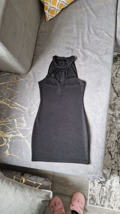 Къса,черна рокля по тялото