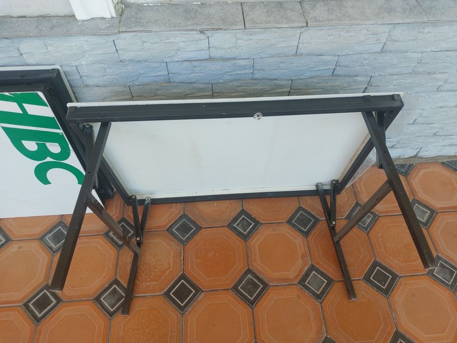 Xontaxta temir profildan. Usti plastik.