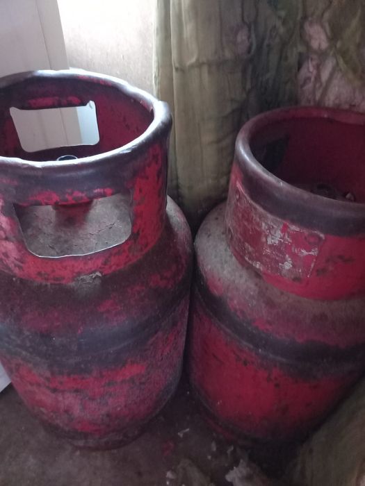 Продам газ плиту с баллонами