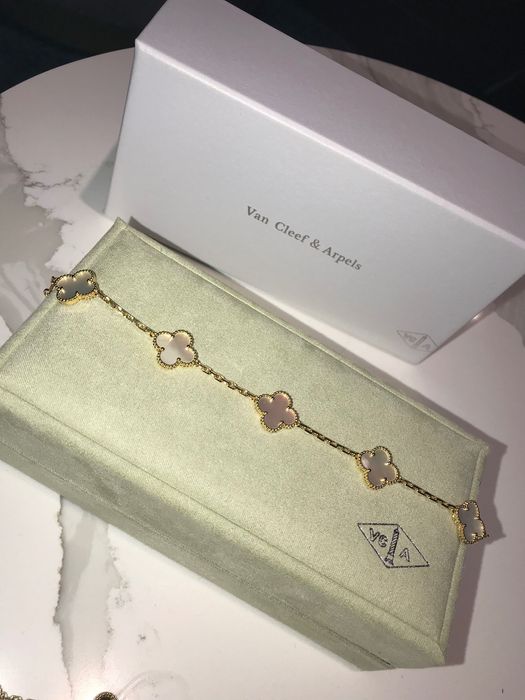 Van Cleef гривна / гривни различни модели