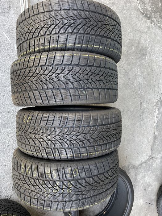 4 anvelope de iarna Dunlop fata 265/45/20 spate 295/40/20