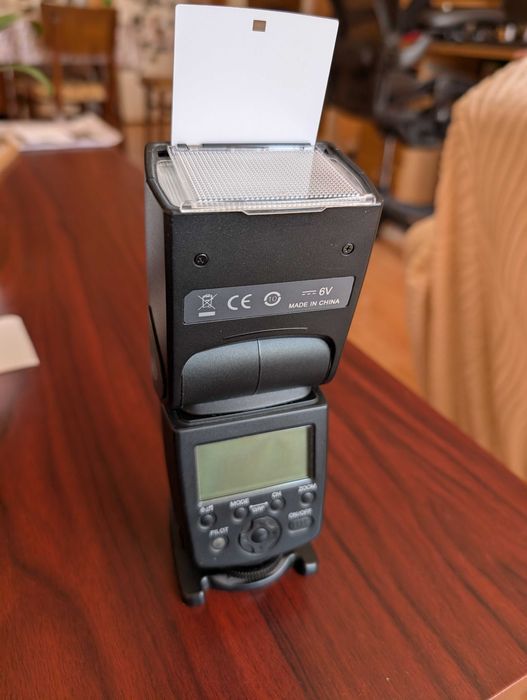 Yongnuo YN560EX Speedlite