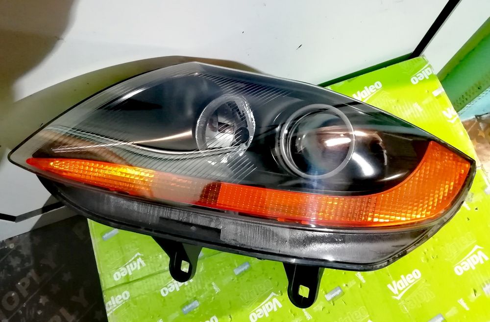Фар Фарове за BMW Z4 Е85 Е86 / БМВ З4 Е85 Е86.