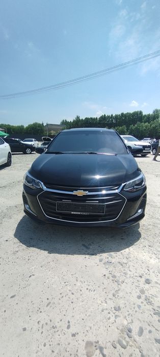 Chevrolet onix primyer+