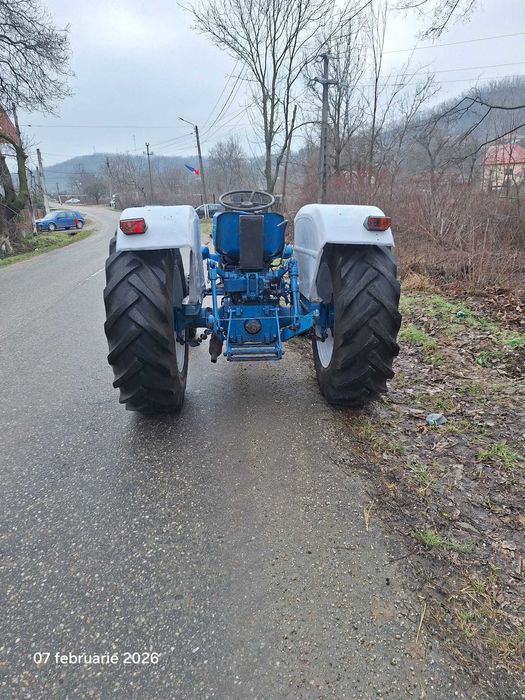 Tractor Universal 530