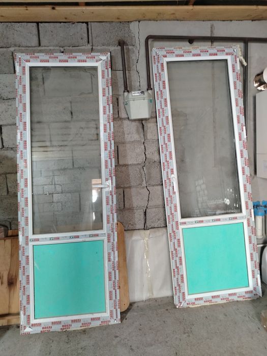 Балконные дверь и витражные веранда