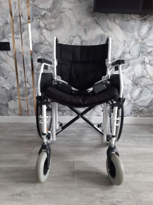 Инвалидное кресло