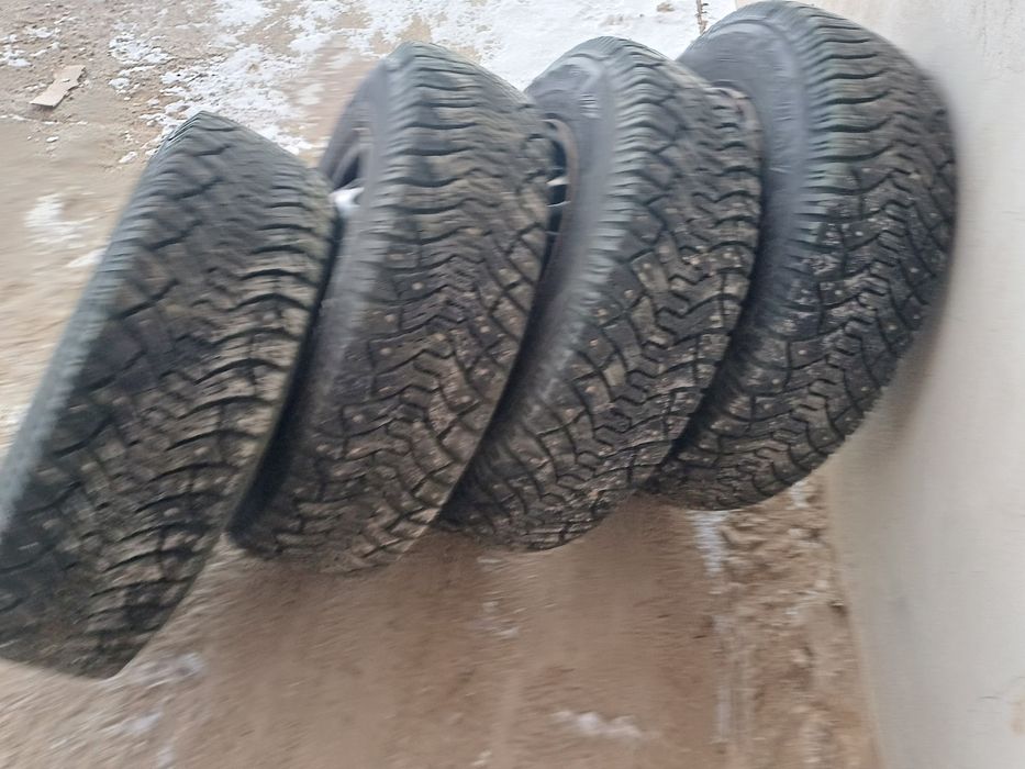 Шины зимние 185/70R14