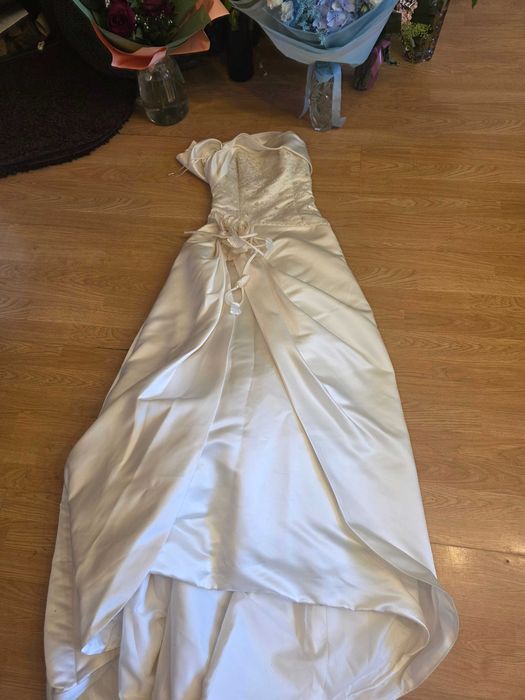 Rochie de mireasa marimea 4 US sau 34 EU