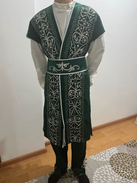 Национальный костюм мужской