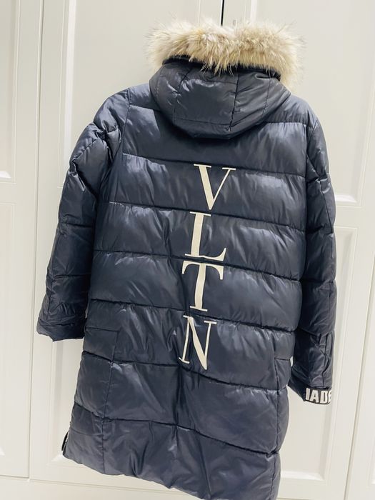 продам темлую куртку