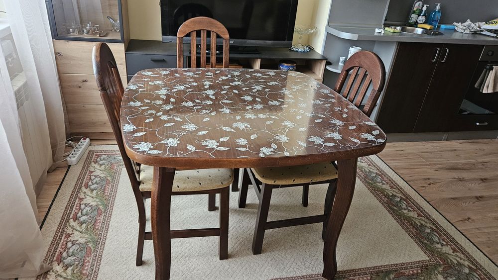 Разтегаема дървена маса 99x99/139см - перфектна за кухня