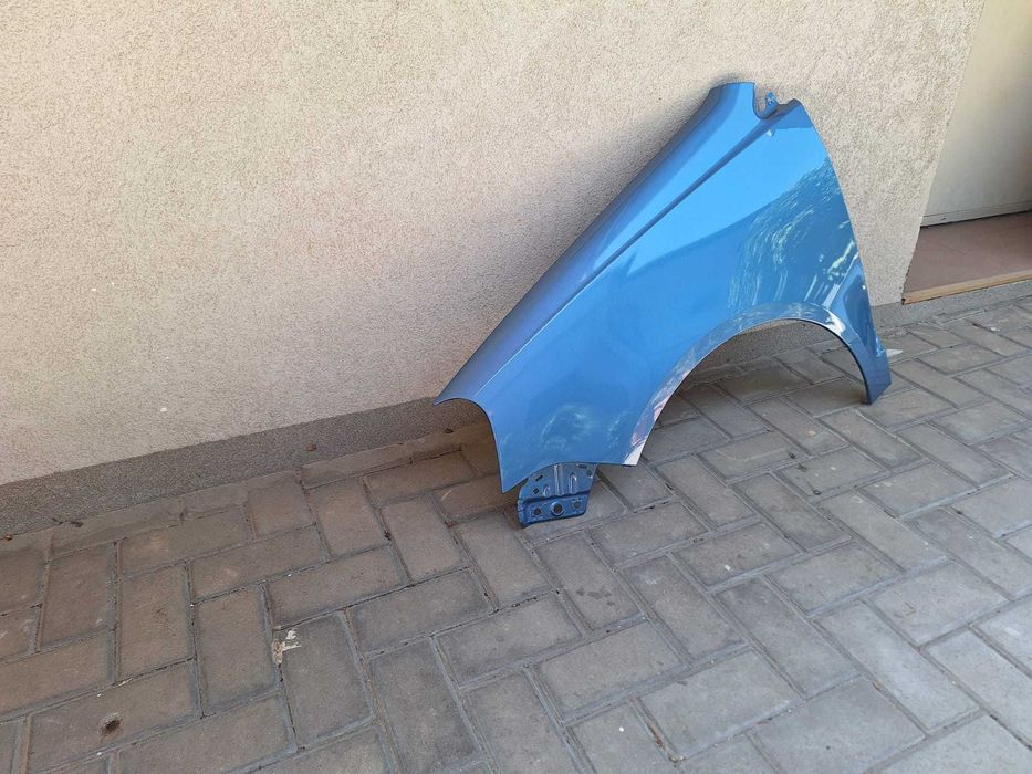 Aripa Fata Stanga VW Polo 6 VI 9N An 2005-2009 Vopsita Albastru