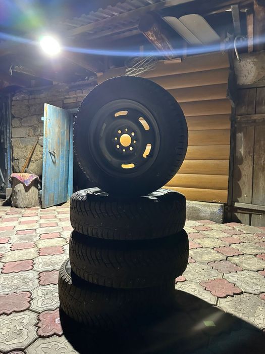 Продам шины зимние