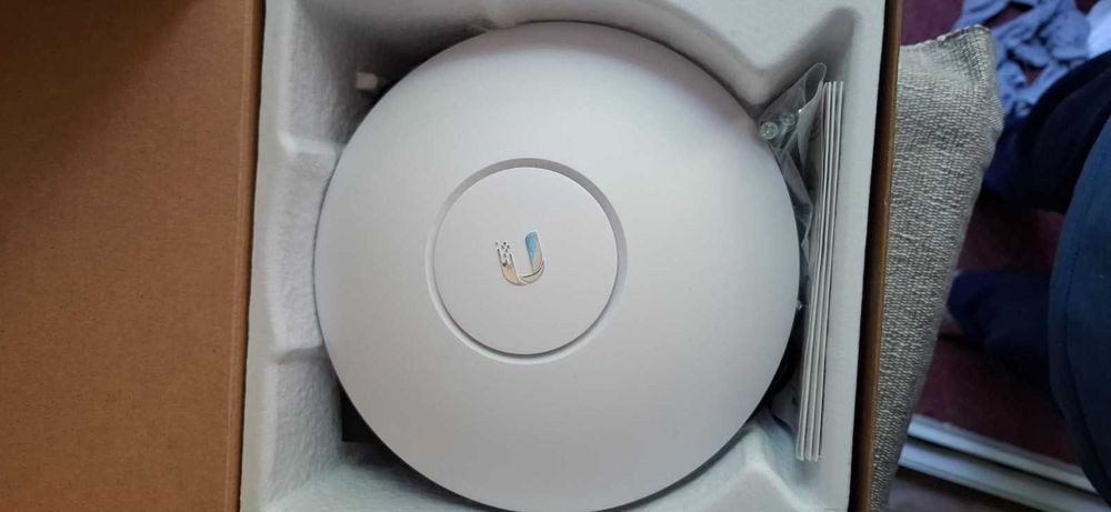 Access Point Ubiquiti UniFi Wi-Fi Dual Band,AC LR Long Range, UAP-AC-LR